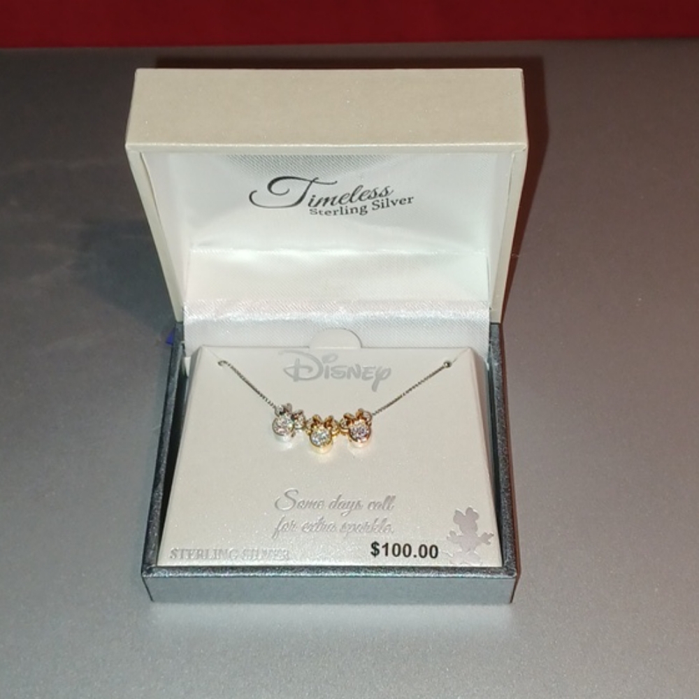 Disney Minnie Mouse necklace